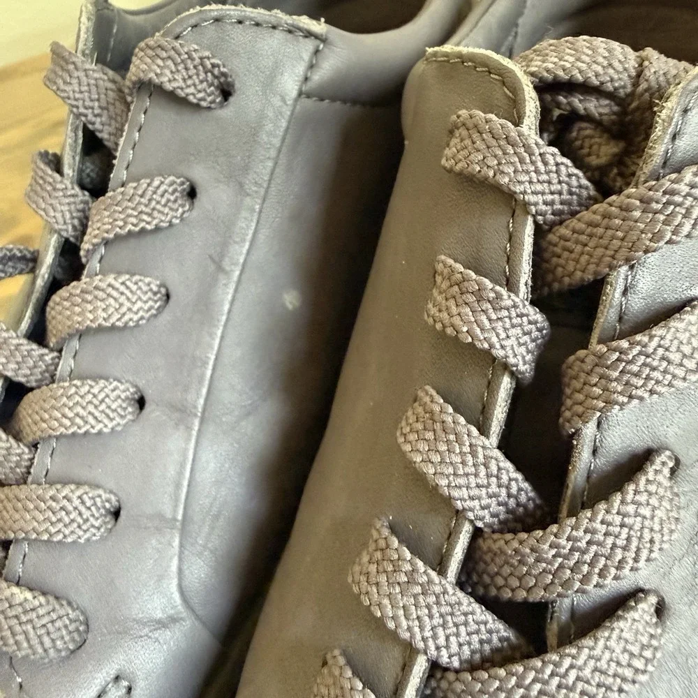 Ecco Women's 7-7.5 Grey Leather Gravity Low Top Lace Up Comfort Sneakers Shoes